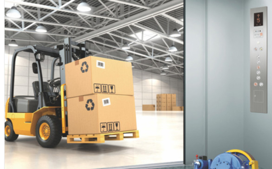 ISO9001 آسانسور باربری سنگین فولاد ضد زنگ بارگیری رنگ نقره ای